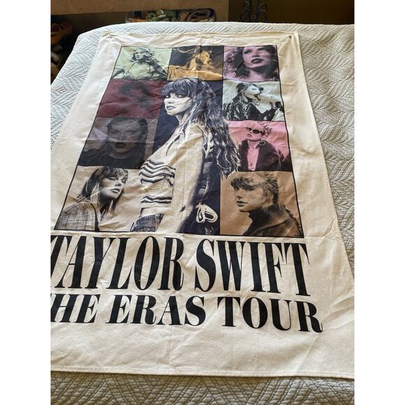 Taylor Swift Eras Tour Venue Exclusive 2023 Canvas Banner/ Tapestry 47x30.5inch - Picture 3 of 7